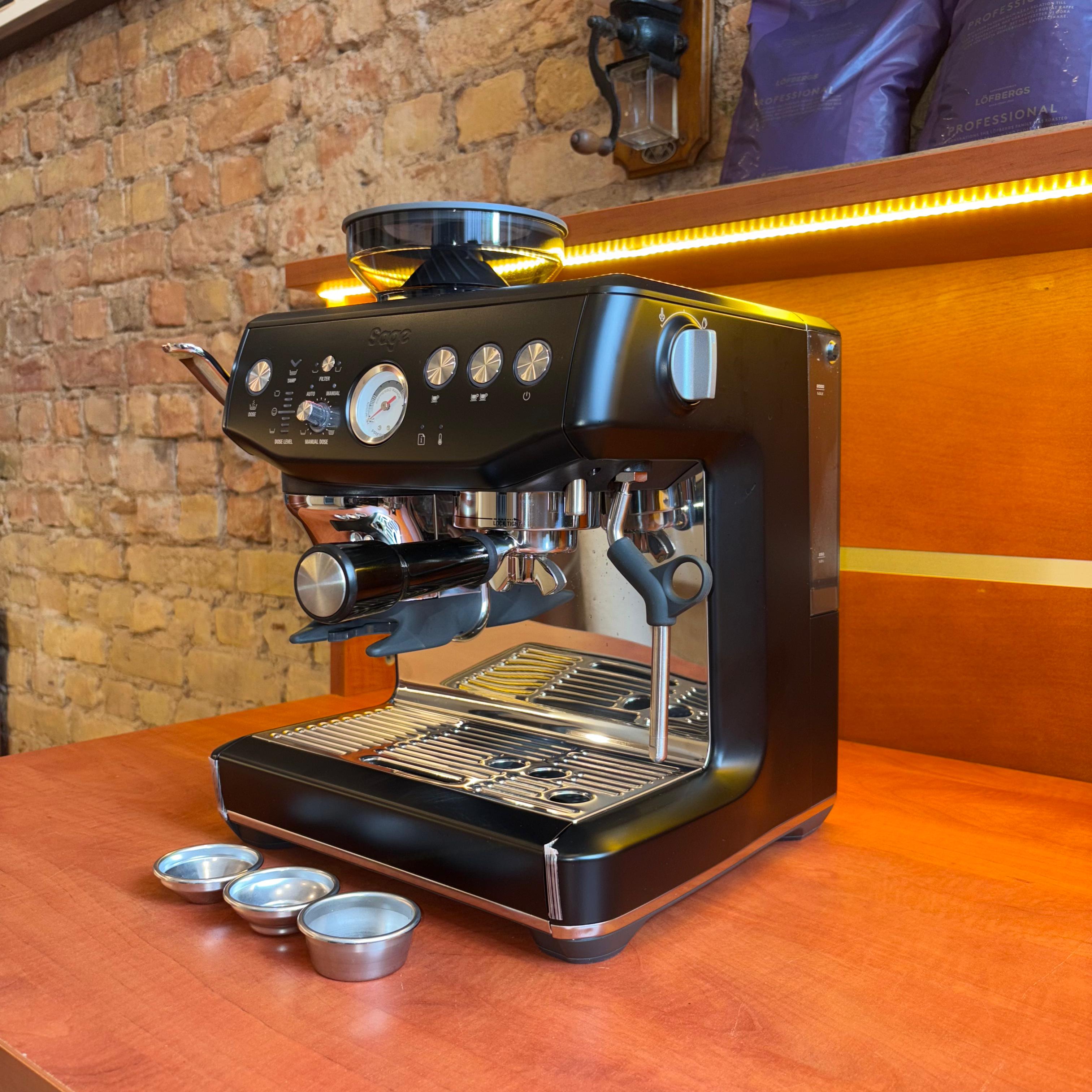 Sage The Barista Express. Black Truffle